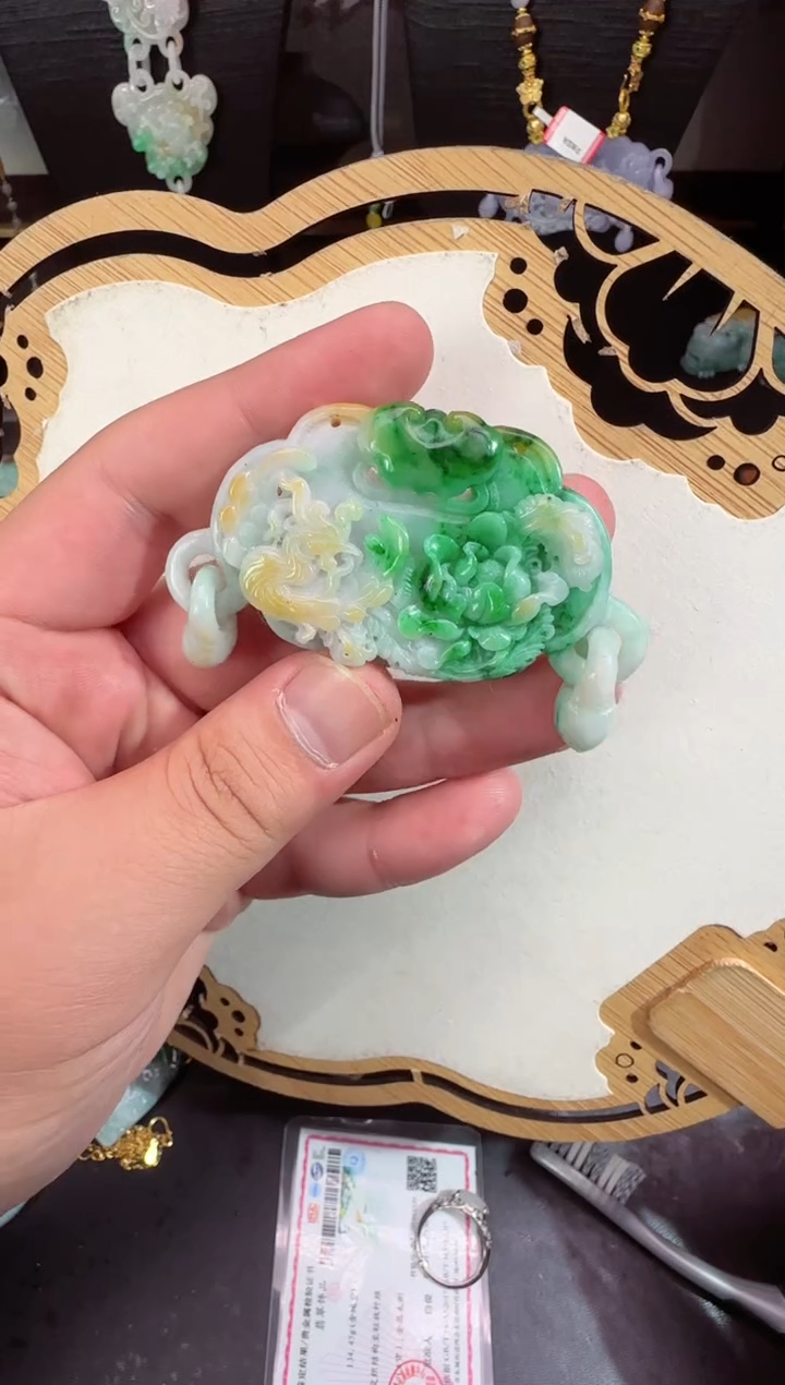 【闪购商品】翡翠颈饰未镶嵌拍照