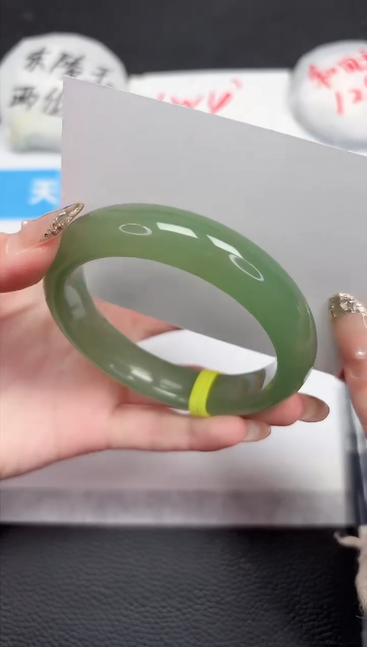 【闪购商品】石英质玉手镯未镶嵌158-60.4