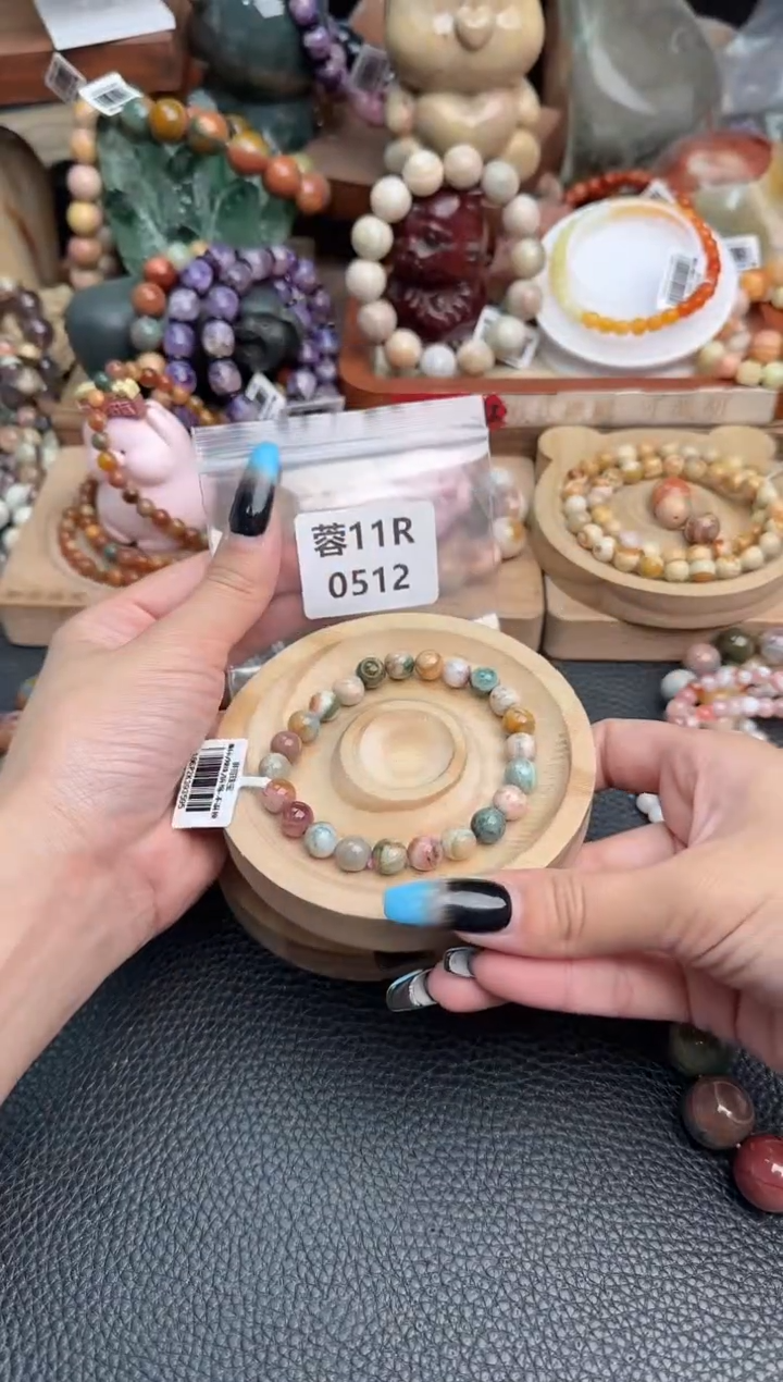 【闪购商品】石英质玉未镶嵌手链11R0512