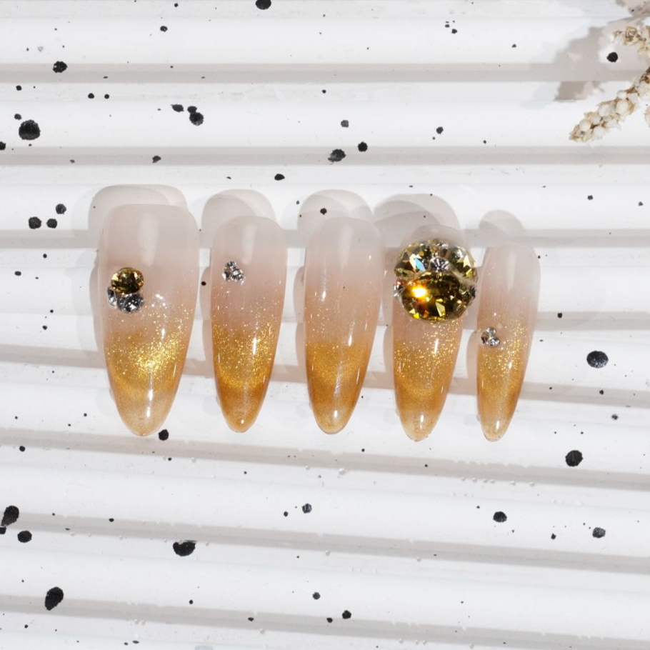 【金芒雅漾】新年施华洛金色系多切面晶钻猫眼渐变款式长款穿戴甲