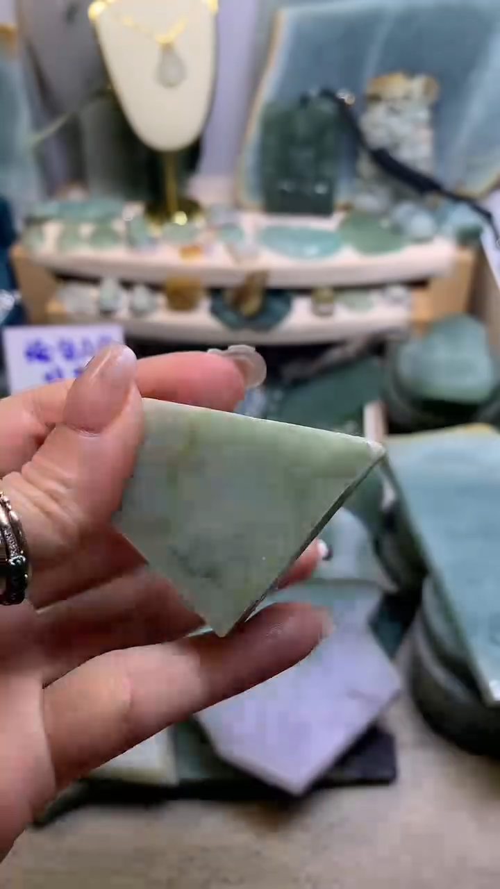 【闪购商品】翡翠挂件未镶嵌缅甸A货翡翠，没有运费险