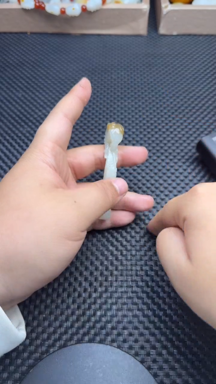 颈饰未镶嵌和田玉肉*龙2