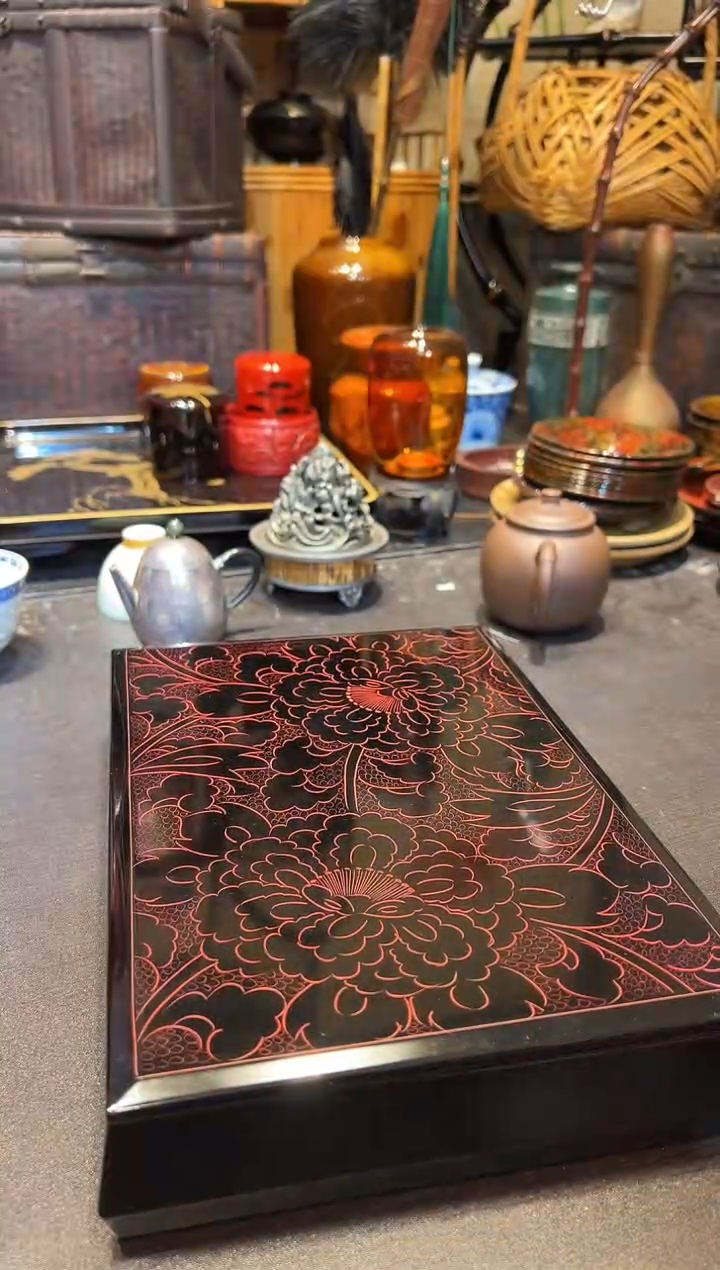牡丹雕文盒  大漆漆器大漆漆器大漆漆器