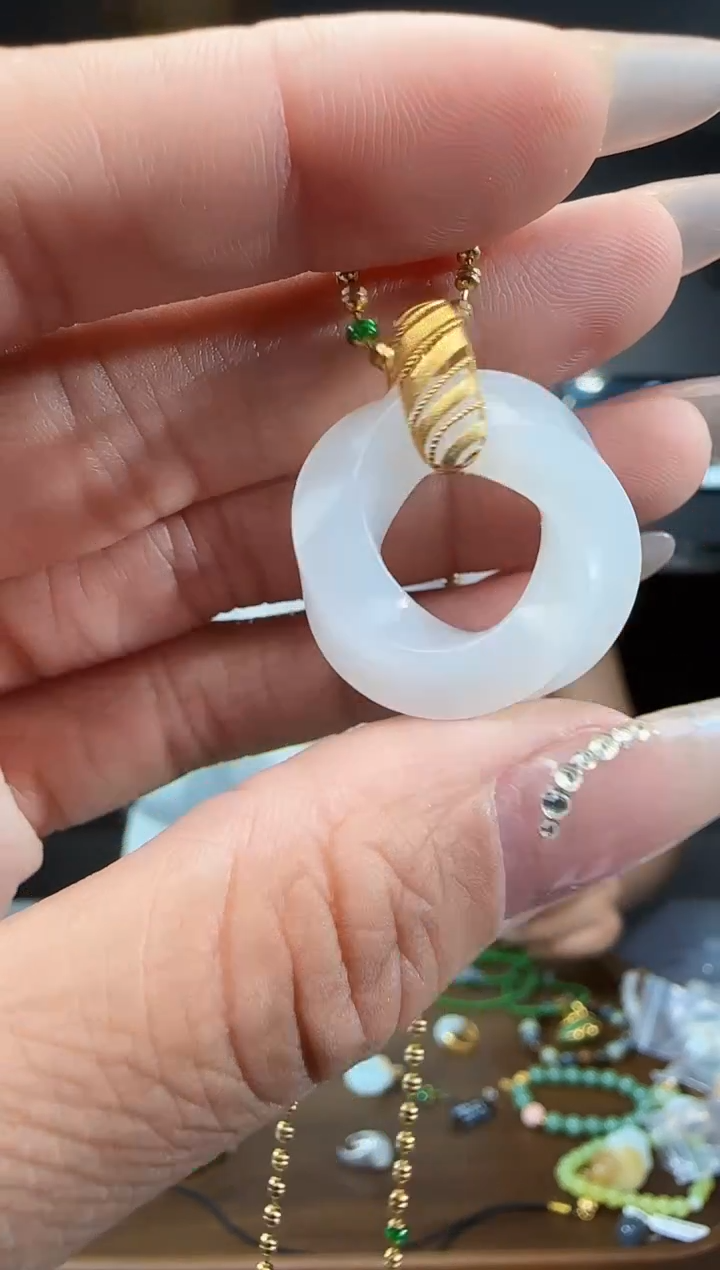 和田玉18K金镶嵌吊坠(不含链)1