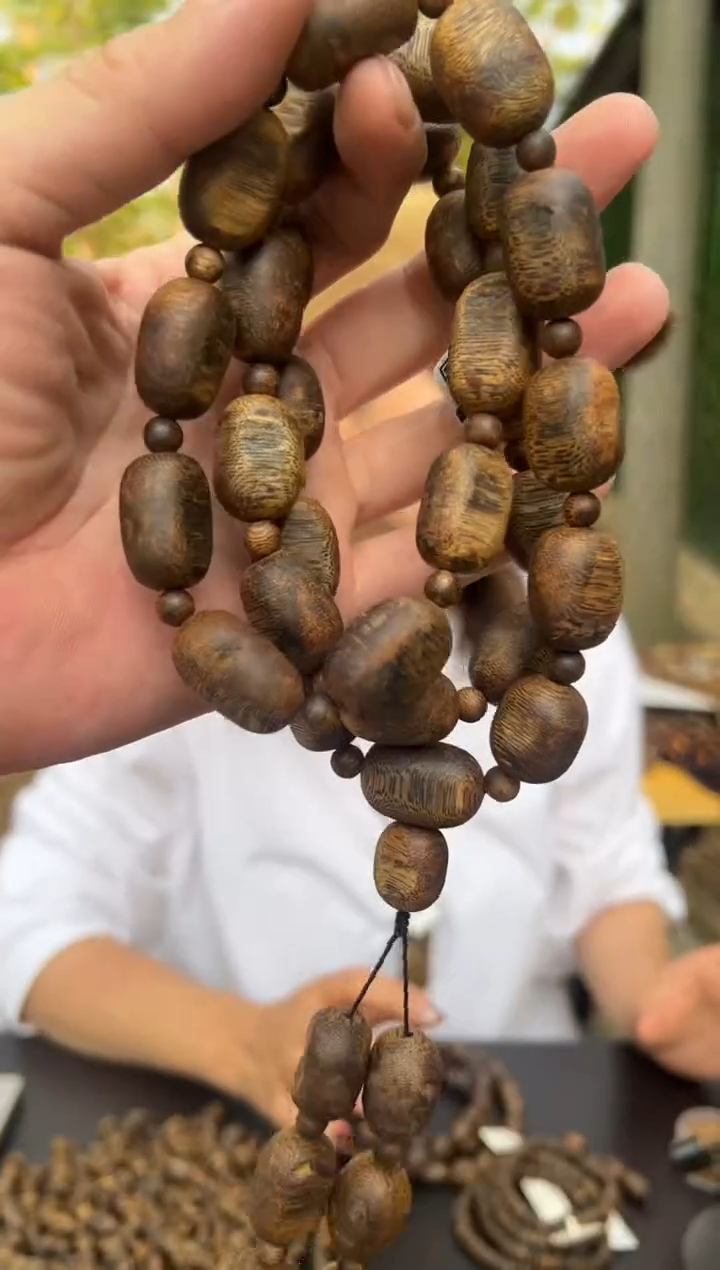 【闪购商品】沉香手串78克绿奇楠老料留疤