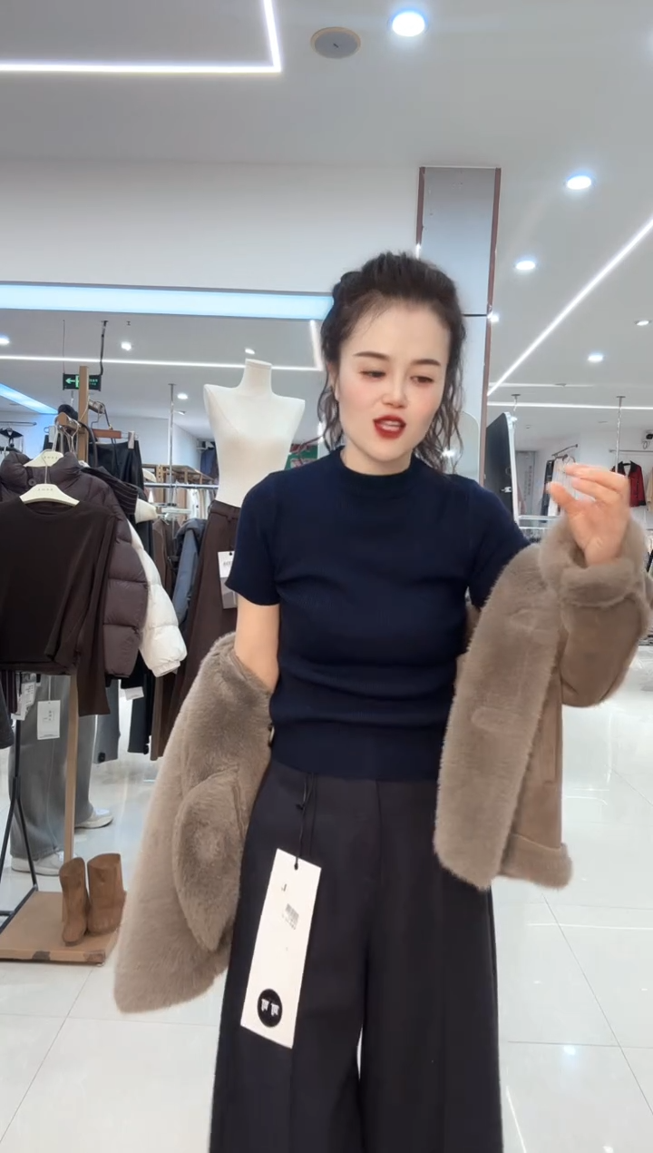 针织时尚百搭短袖