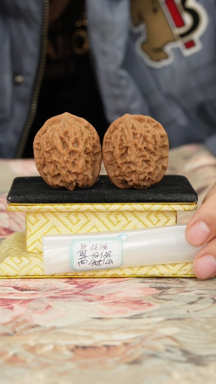 【闪购商品】文玩核桃把件非嫁接马老四