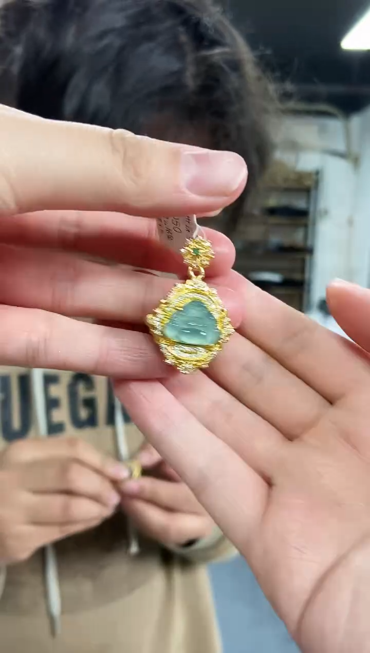 【闪购商品】翡翠吊坠(不含链)未镶嵌多样性发其一颜色微差