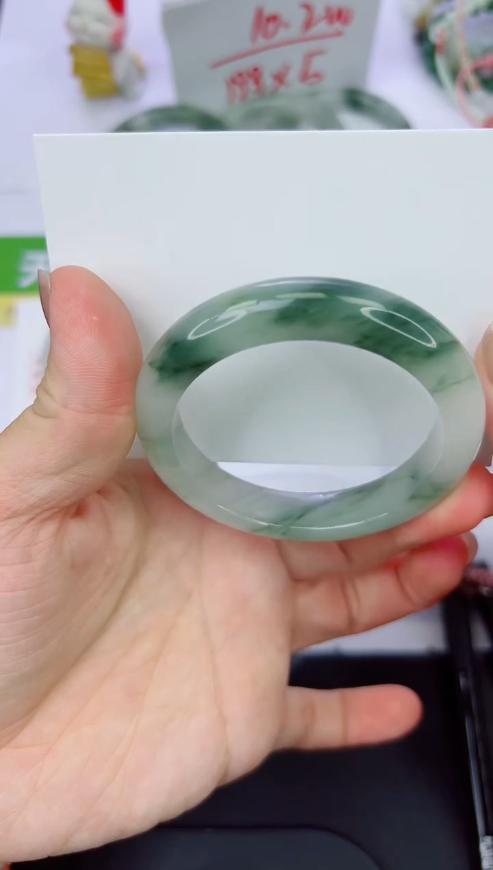 【闪购商品】石英质玉手镯未镶嵌219-52