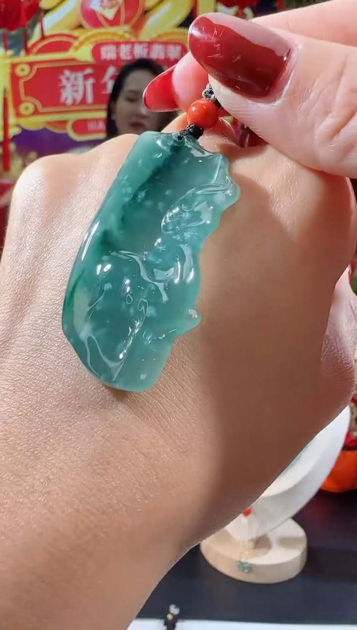 【闪购商品】翡翠吊坠(不含链)未镶嵌鹿牌