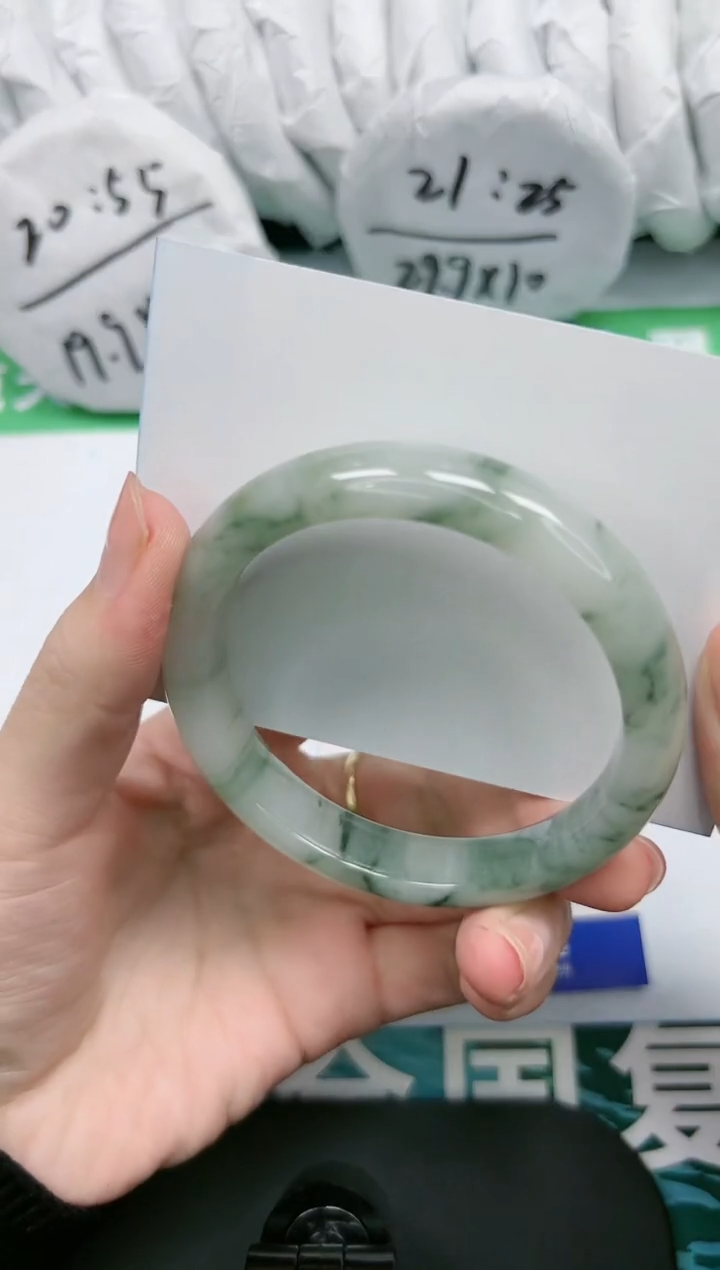 【闪购商品】石英质玉手镯未镶嵌K52-58