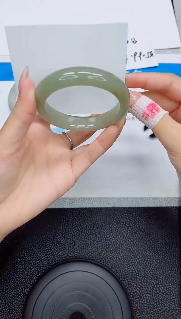 石英质玉手镯未镶嵌116-57