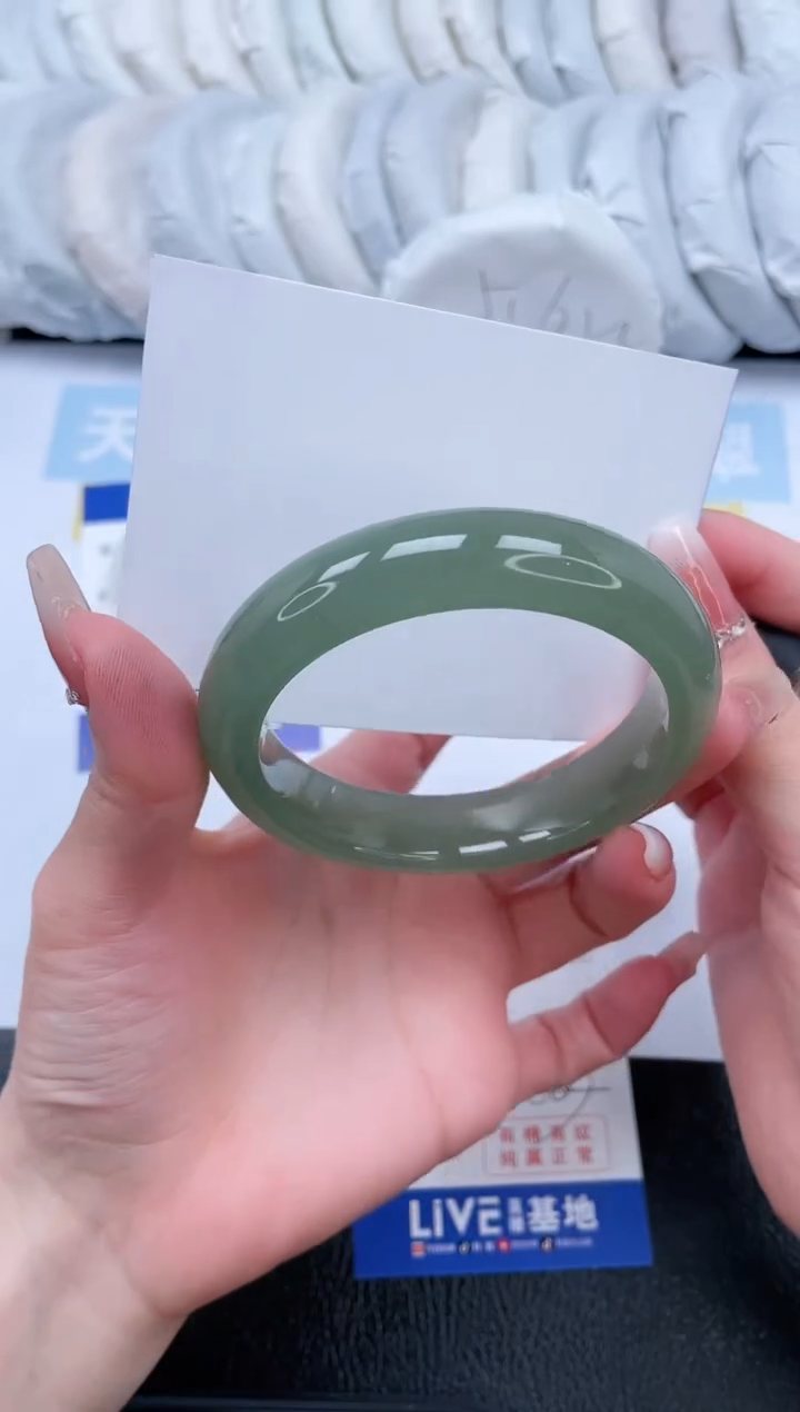 【闪购商品】石英质玉手镯未镶嵌T81-58.7