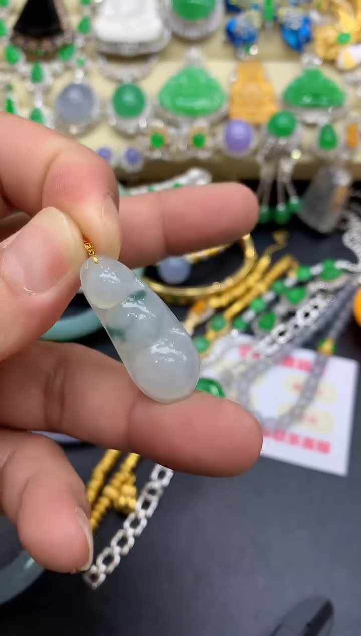 颈饰18K金镶嵌翡翠21-中国好珍宝