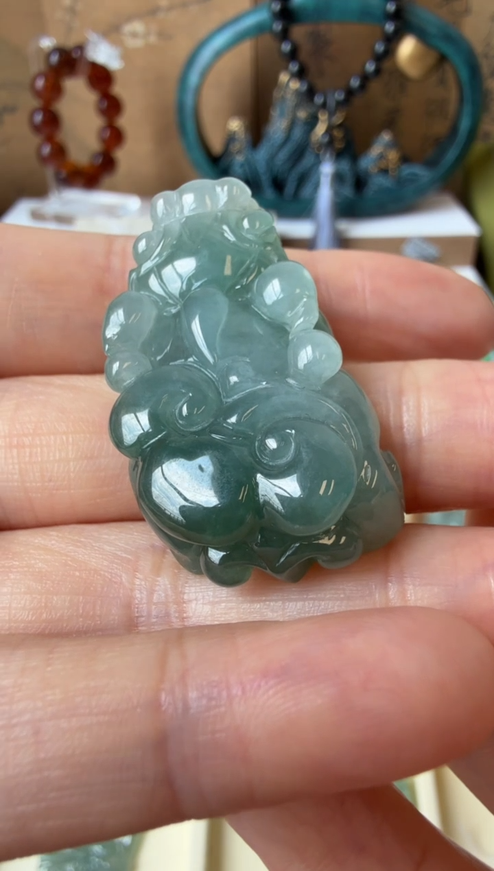 翡翠挂件未镶嵌A货翡翠多样性孤品