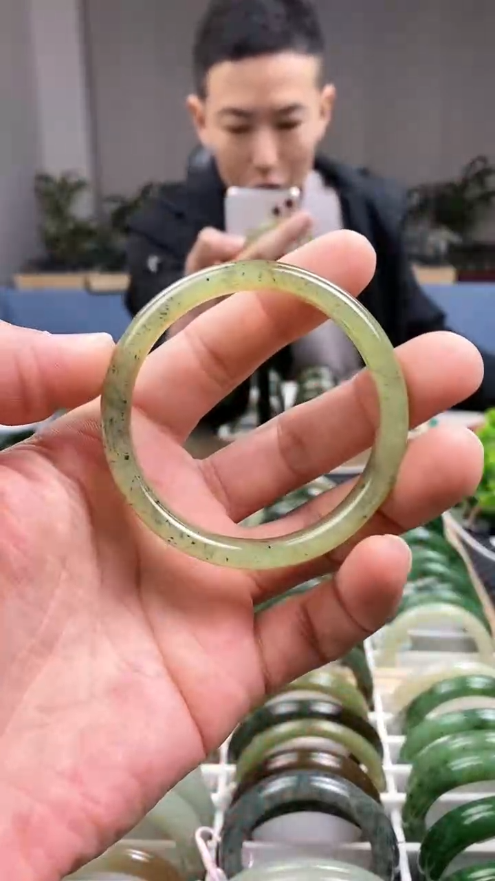 【闪购商品】和田玉手镯未镶嵌53.5