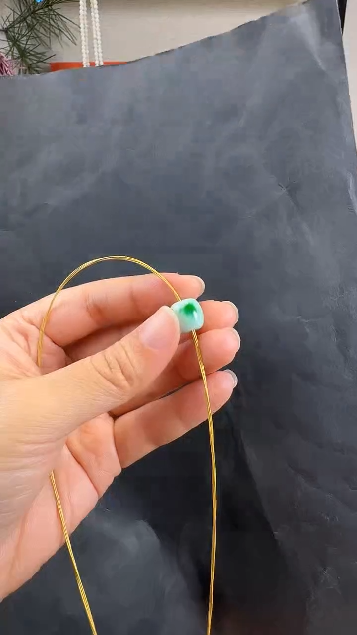 颈饰未镶嵌翡翠吊坠