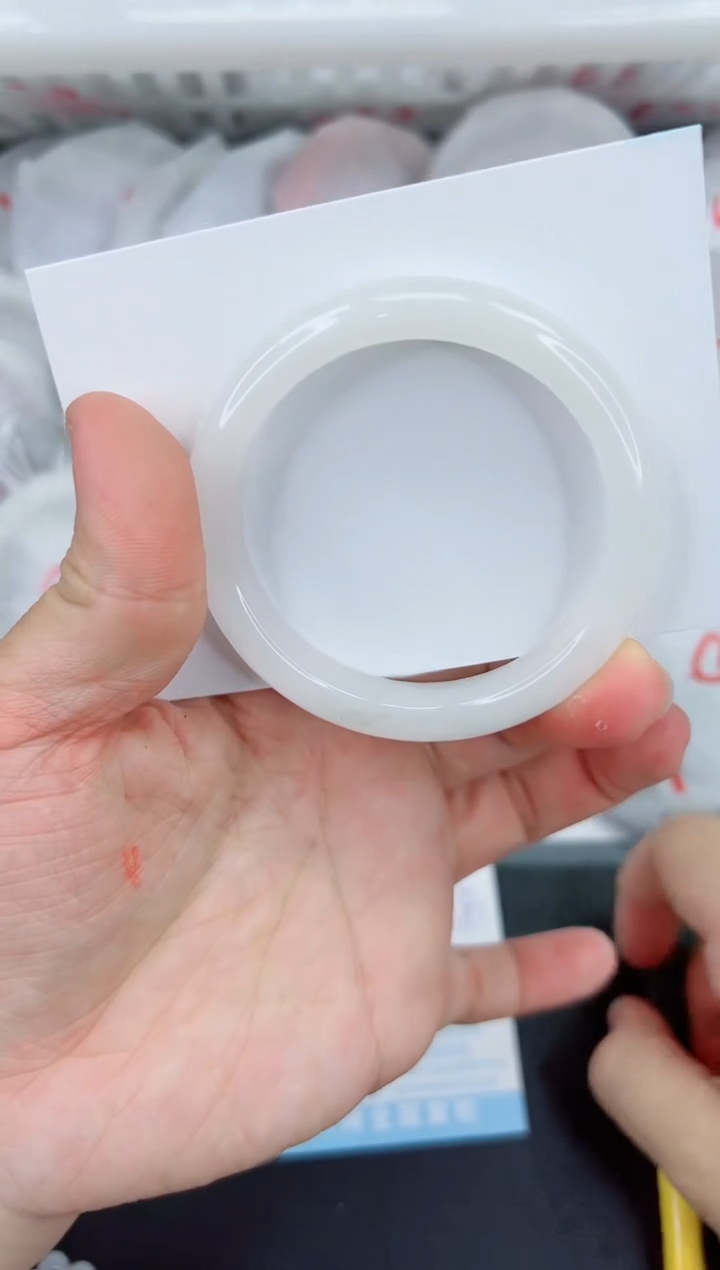 【闪购商品】石英质玉手镯未镶嵌195-52.9