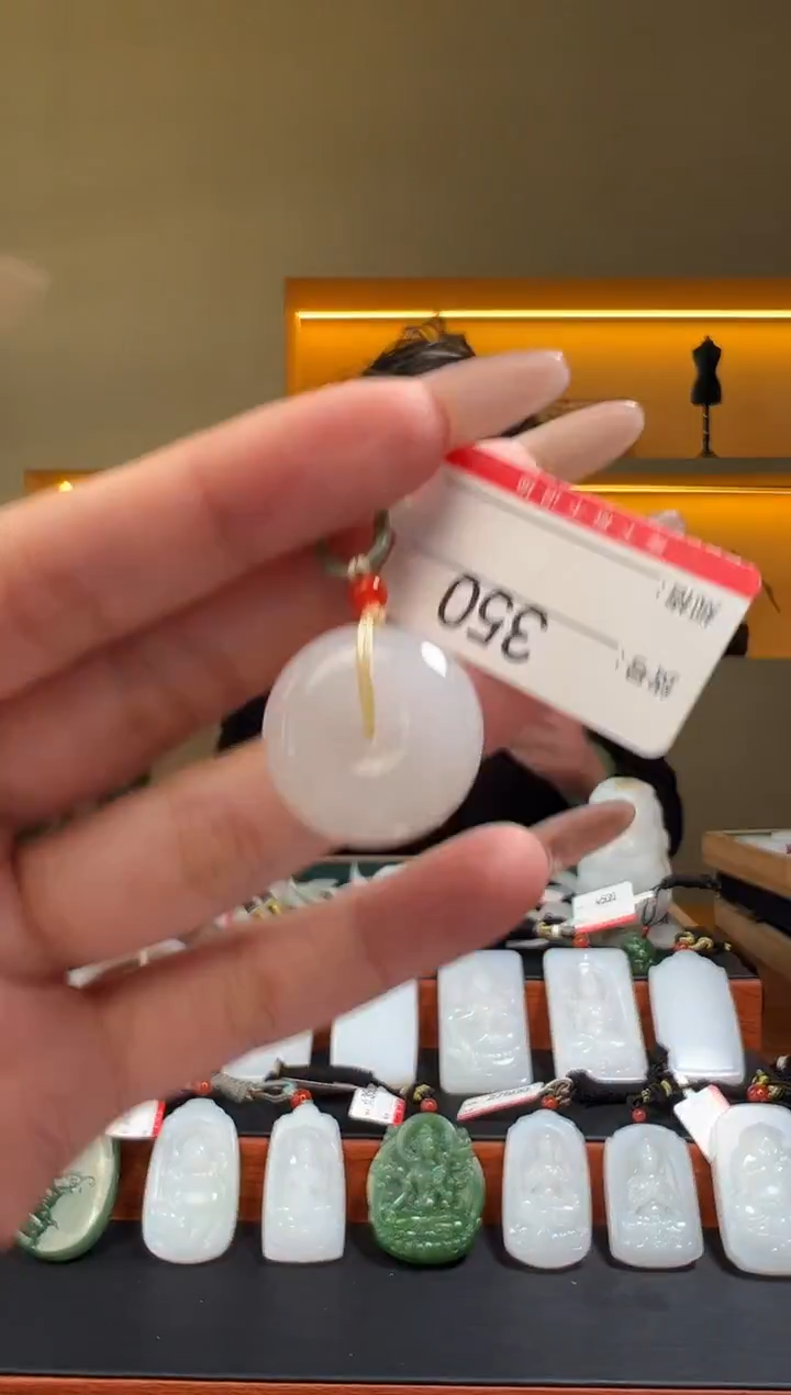 颈饰未镶嵌和田玉1