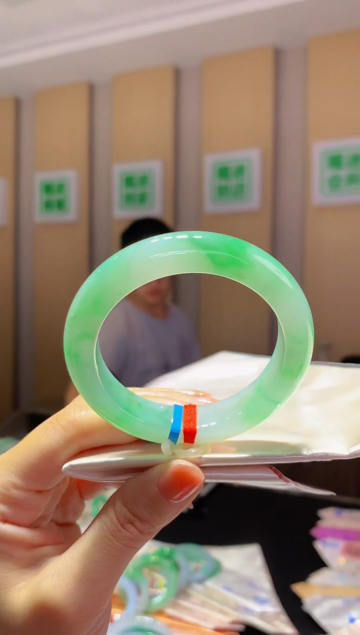 未镶嵌手镯翡翠-C34 圈口53.2 全款11万 定金2万