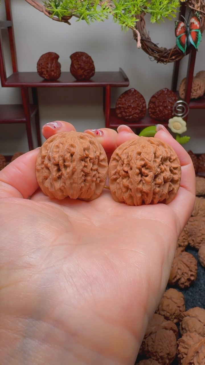 【闪购商品】文玩核桃把件野生原树火麒麟货头