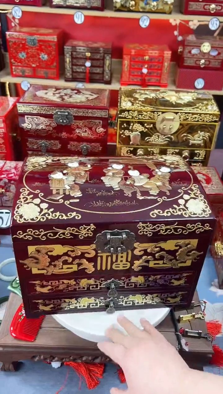 【闪购商品】30厘米四层双抽中式传统贴金彩绘百子图