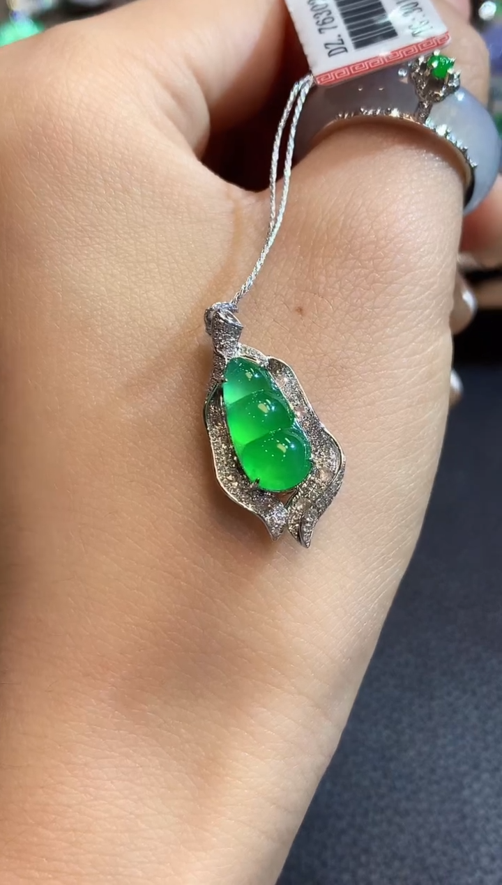 吊坠(不含链)18K金镶嵌翡翠C 41