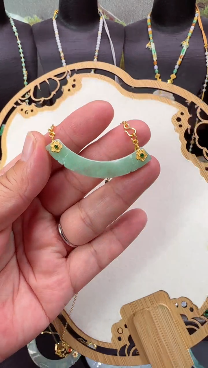 【闪购商品】翡翠颈饰未镶嵌拍照