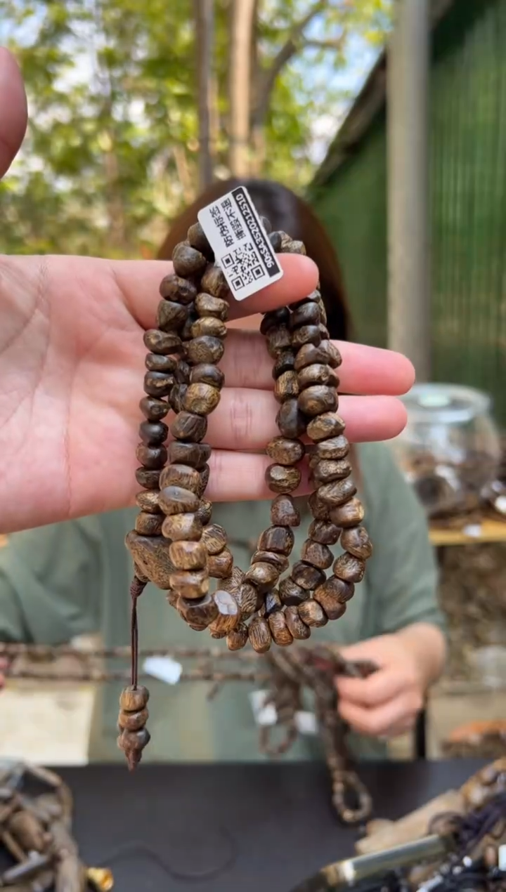 【闪购商品】沉香手串34克乌身圆叶树钉手串