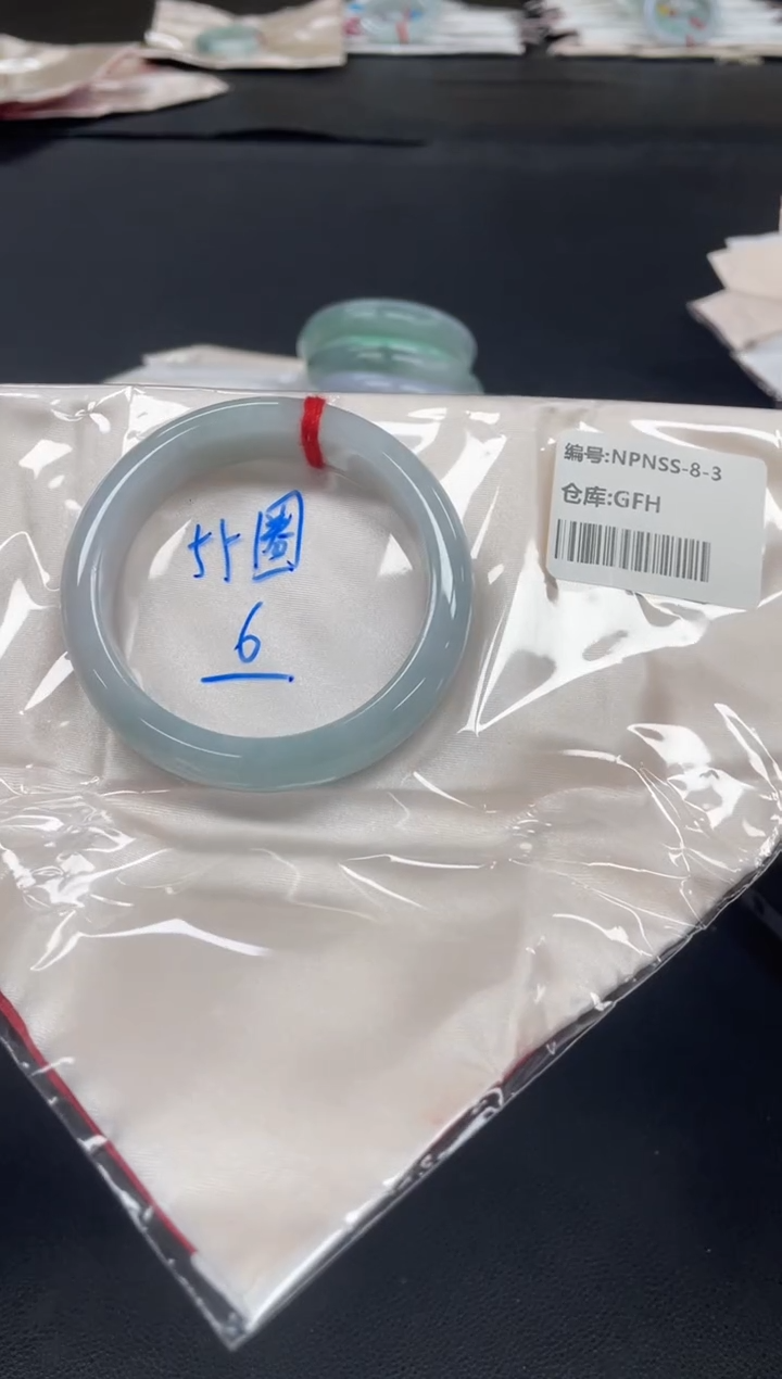 未镶嵌手镯翡翠翡翠手镯