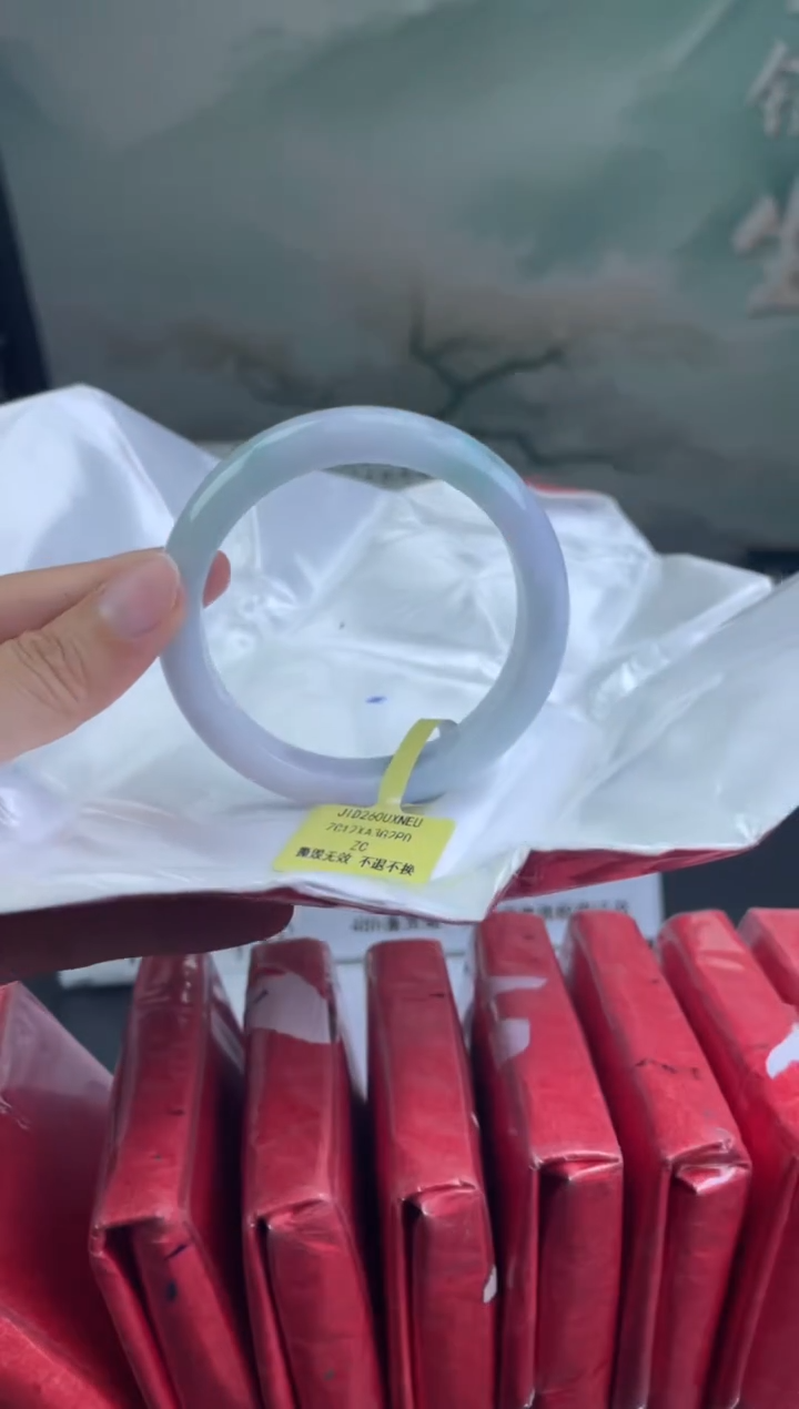 翡翠手镯未镶嵌8翡翠手镯