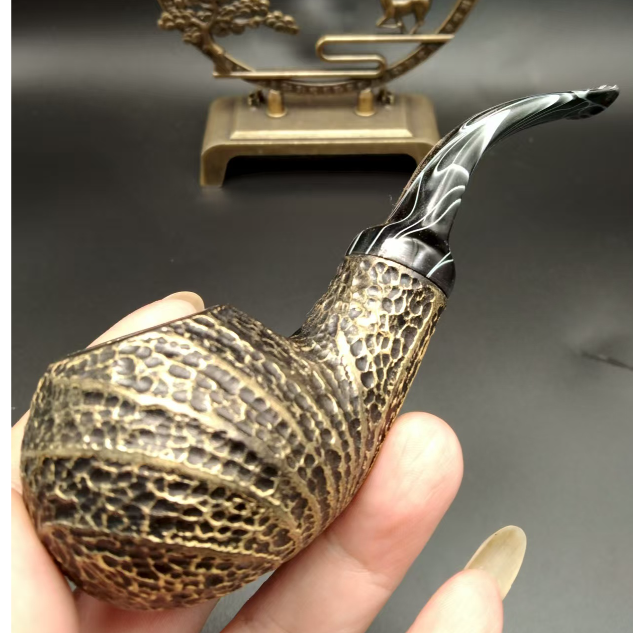 0133小老头纯手工雕刻空腔苹果斗(特价)