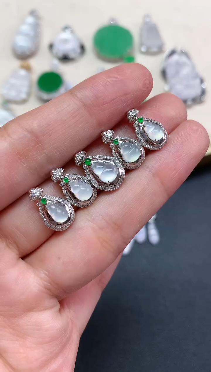 【闪购商品】翡翠吊坠(不含链)18K金镶嵌Q195|980|多样性发其一