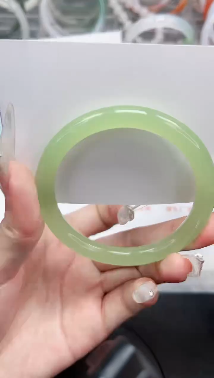 【闪购商品】石英质玉手镯未镶嵌106-57.1