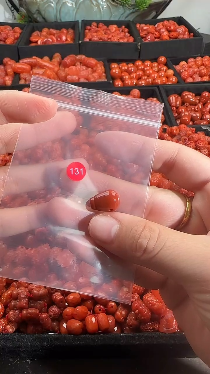 颈饰未镶嵌南红玛瑙1