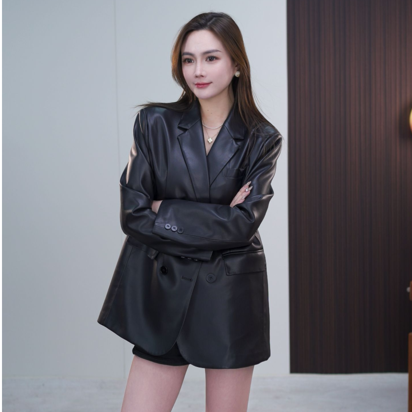 2025春季新款百搭气质女士系带网红皮衣-2509