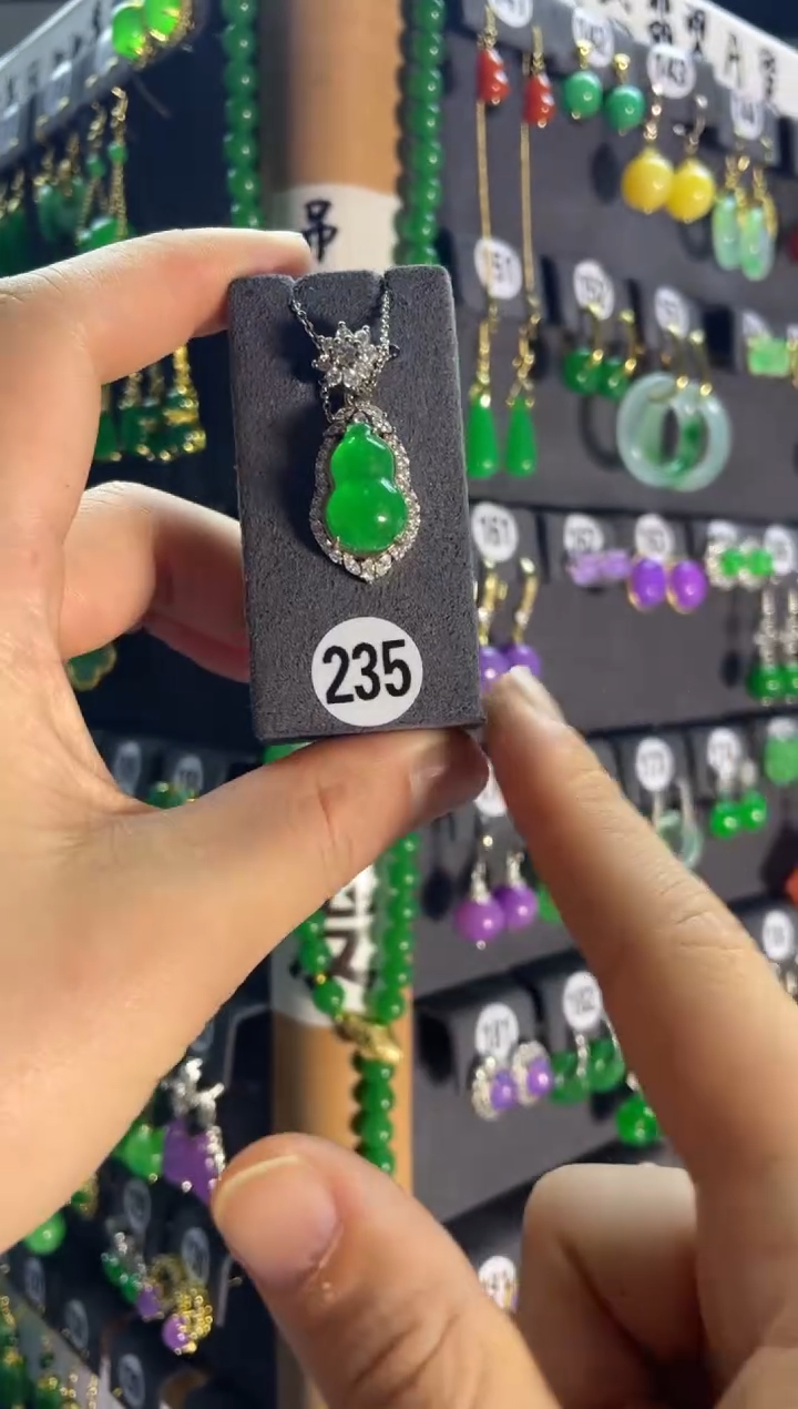 【闪购商品】翡翠耳饰银S925镶嵌235....