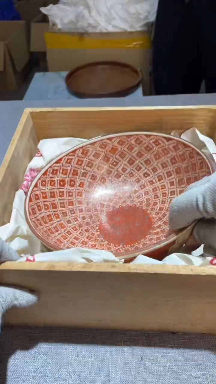 陶瓷吐****了吐鲁番的葡萄熟了   