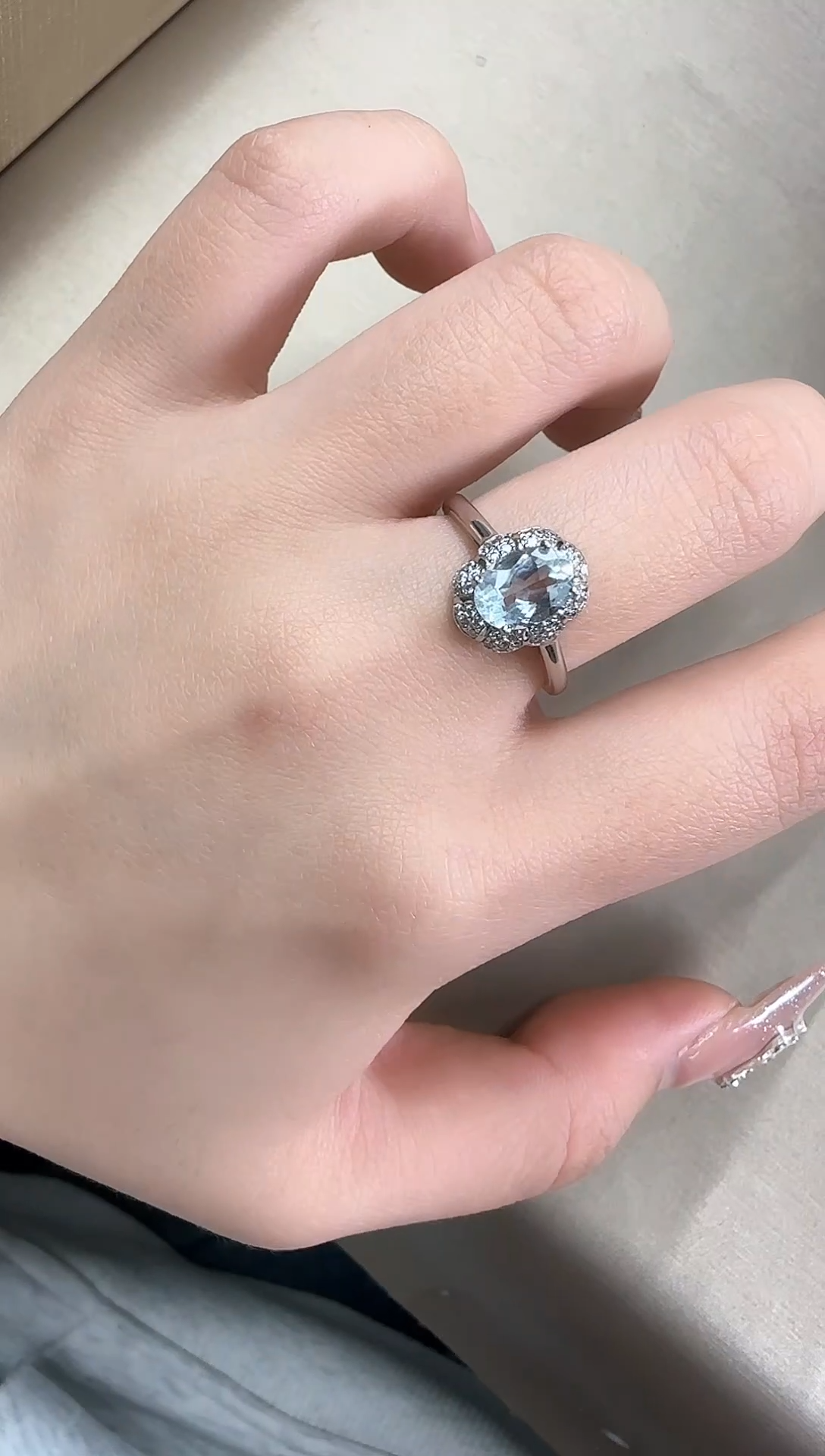 【闪购商品】海蓝宝石戒圈银S925镶嵌天然海蓝宝太阳花戒指