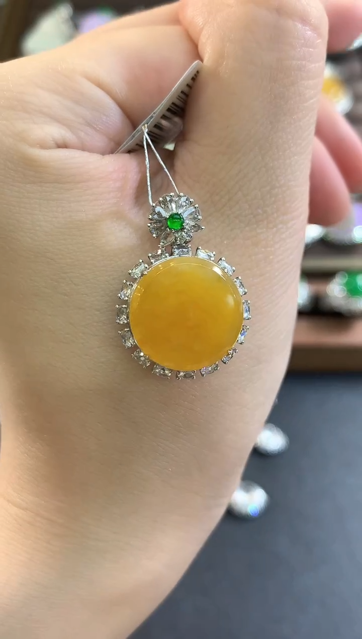 吊坠(不含链)18K金镶嵌翡翠d125    