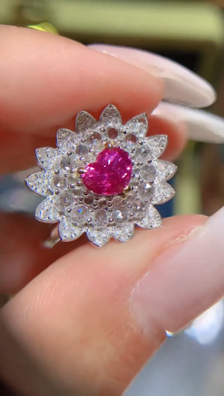 【闪购商品】彩色蓝宝石戒指18K金镶嵌1.06CT  无烧