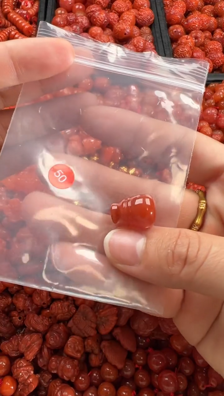 【闪购商品】南红玛瑙颈饰未镶嵌1