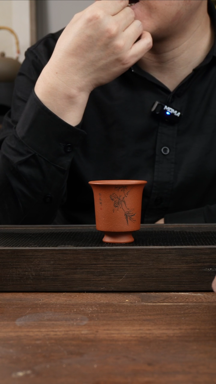 茶杯紫砂红清水蝴蝶刻绘   闻香杯 ！  