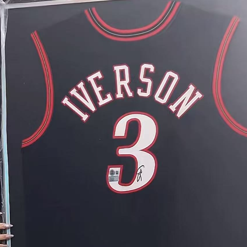 艾弗森亲签76人黑白流星AU装裱【铭人堂亲签球衣清清直播专属链接