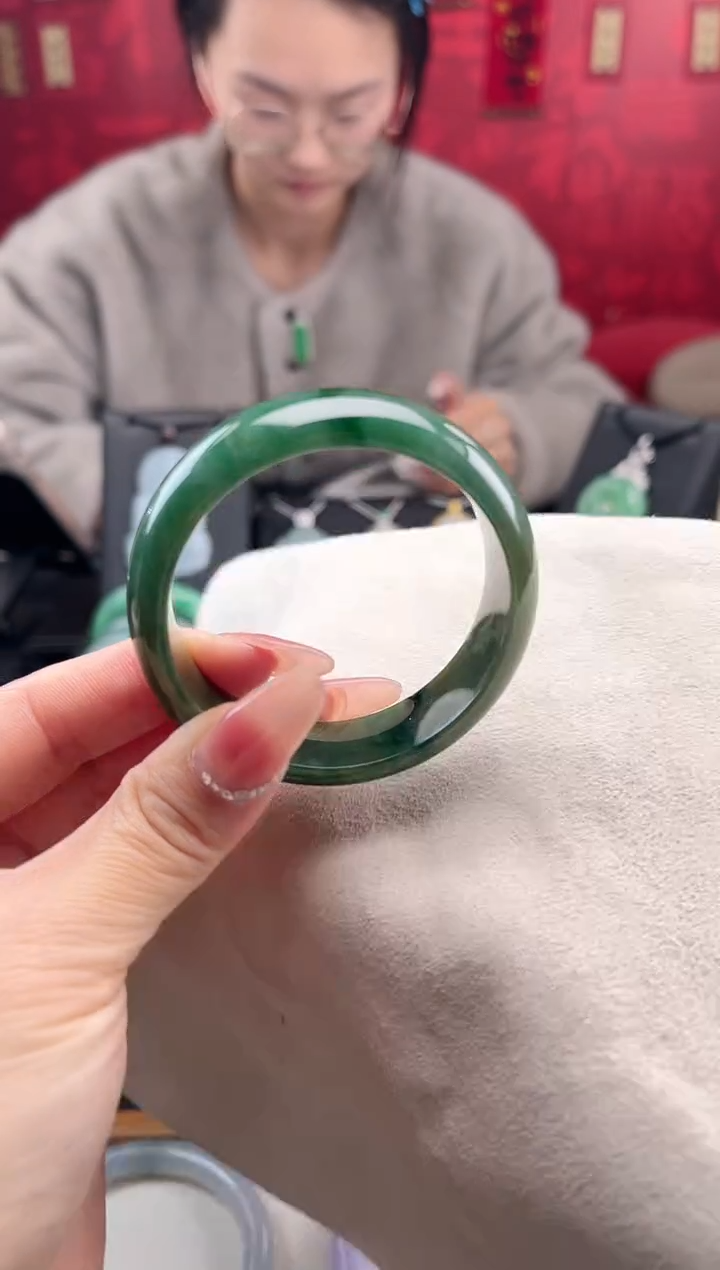 【闪购商品】翡翠手镯未镶嵌手镯