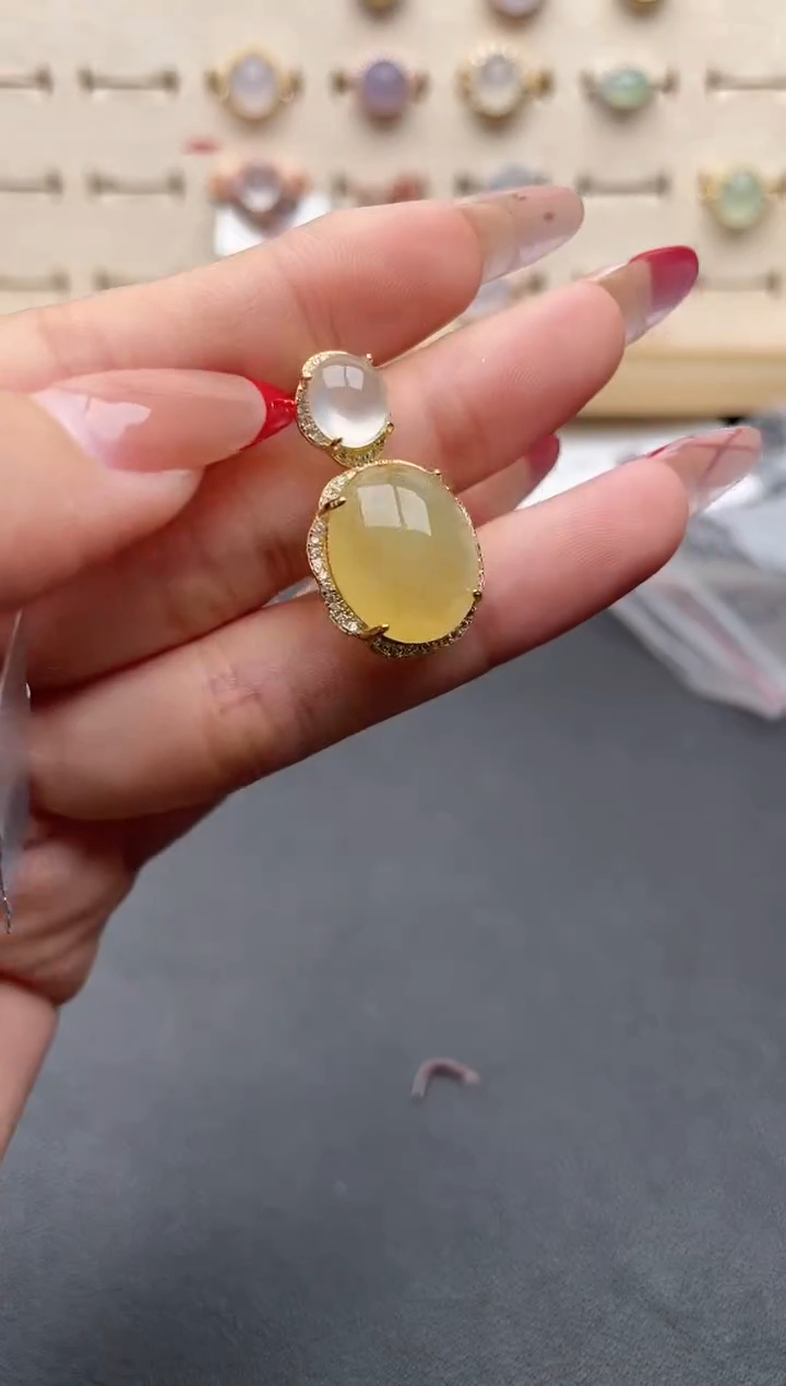 【闪购商品】翡翠吊坠(赠链)银S925镶嵌一物一证一礼盒