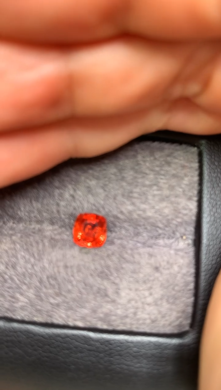 【闪购商品】定制尖晶石裸石未镶嵌枕型 火焰色调 1.23ct