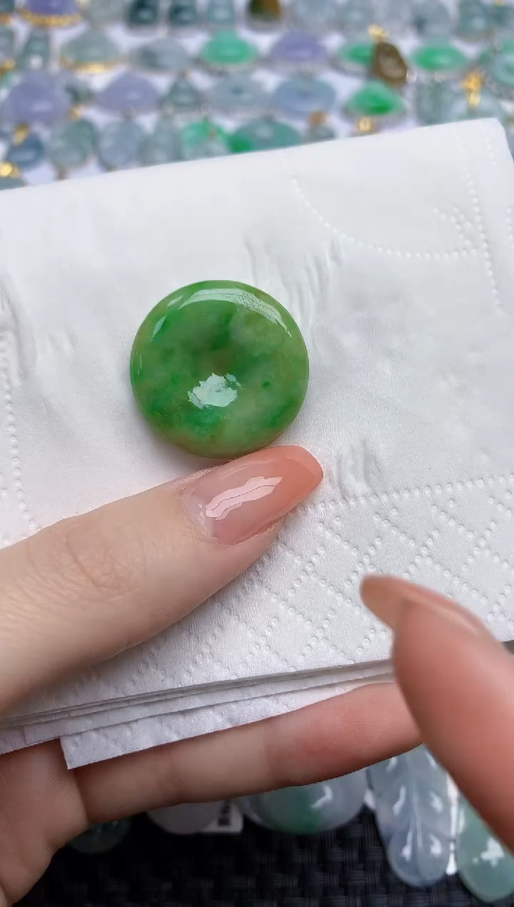 【闪购商品】翡翠颈饰未镶嵌天然翡翠A货