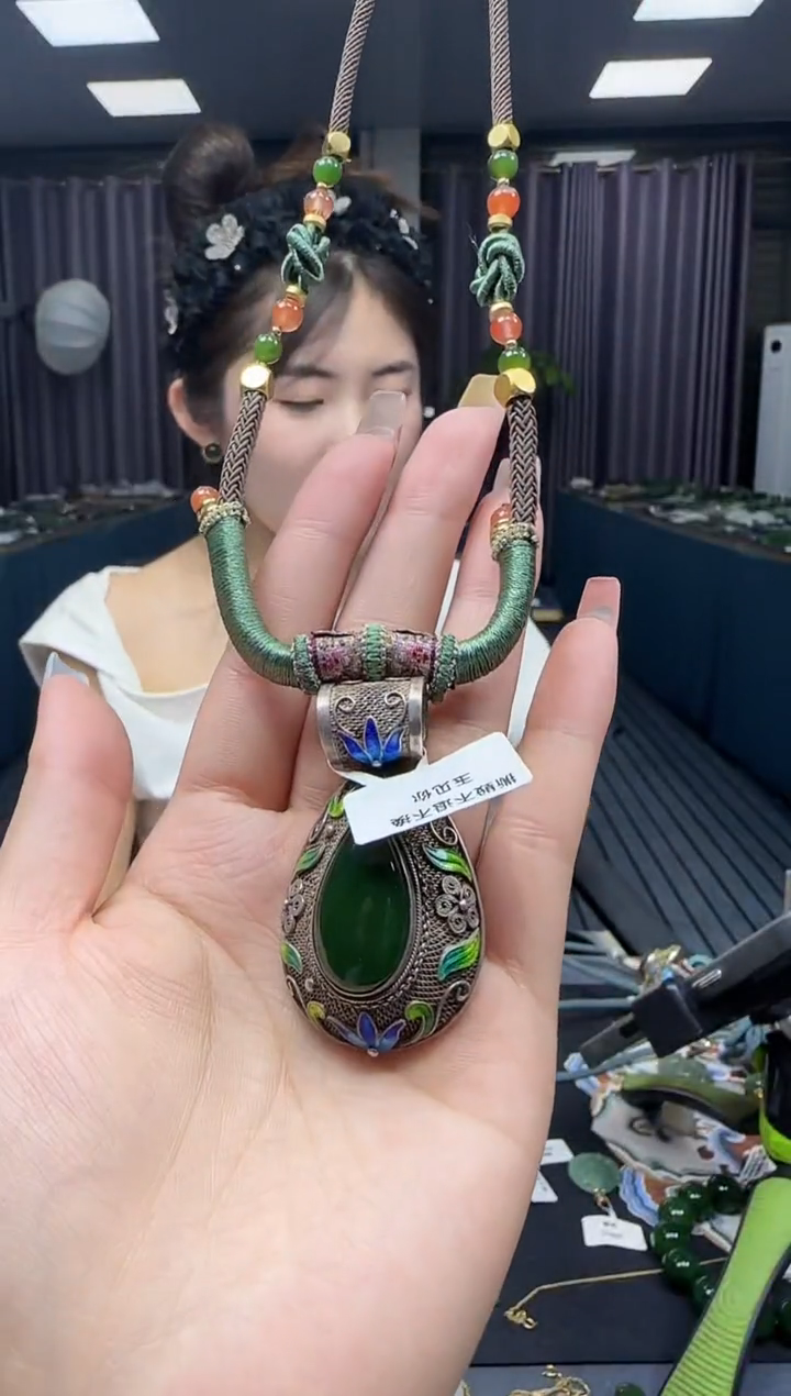 和田玉银S925镶嵌挂件1