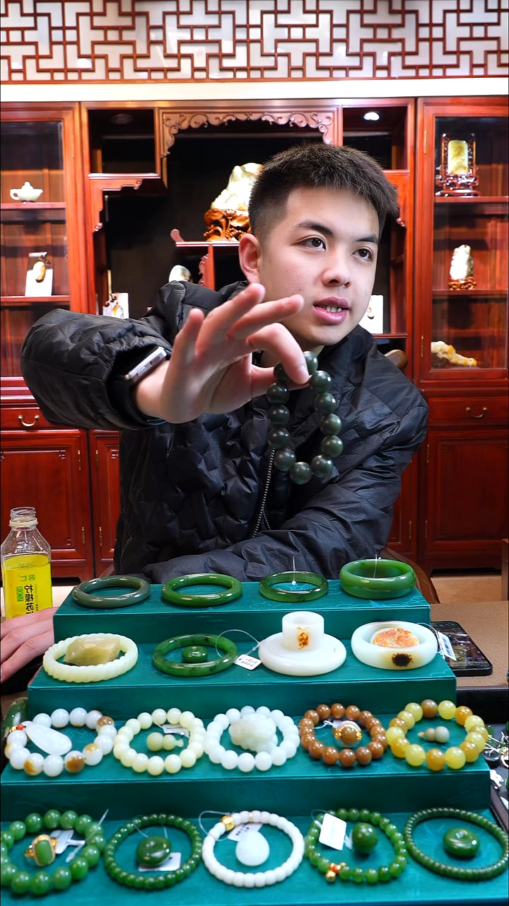 未镶嵌手串和田玉青玉1